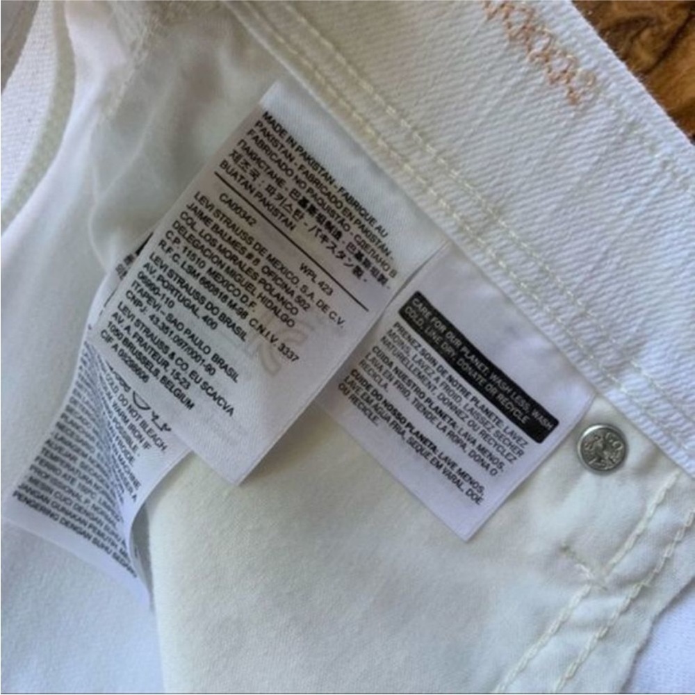 Levi’s white denim shorts 12 - Picture 2 of 7